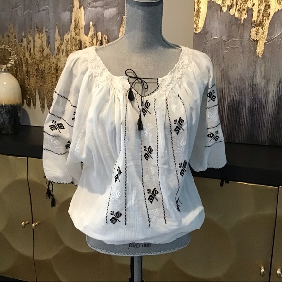 Bohemian Embroidered White Top - Picture 6 of 8